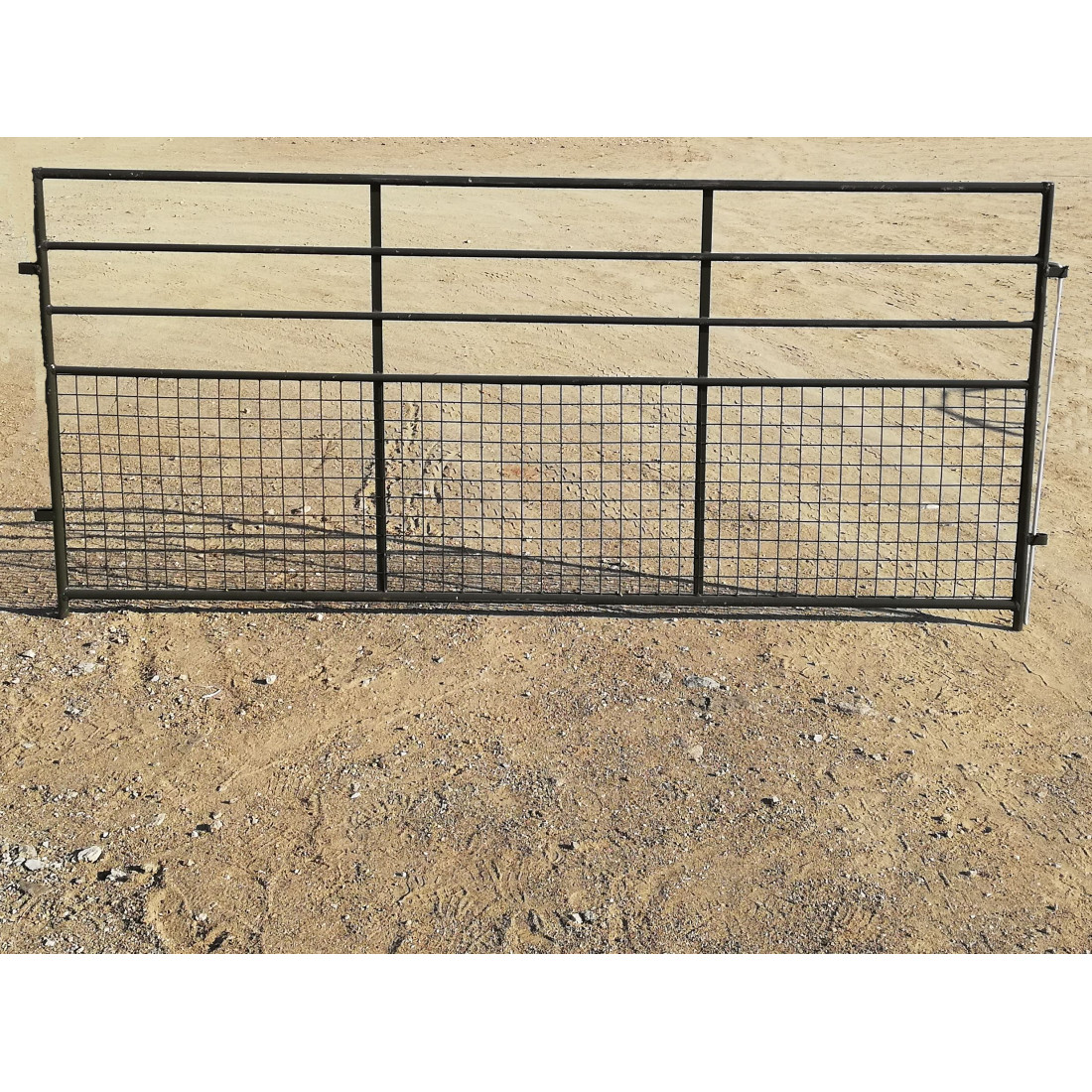Goat Hurdle With Gate 1850 X 1200 Mesh